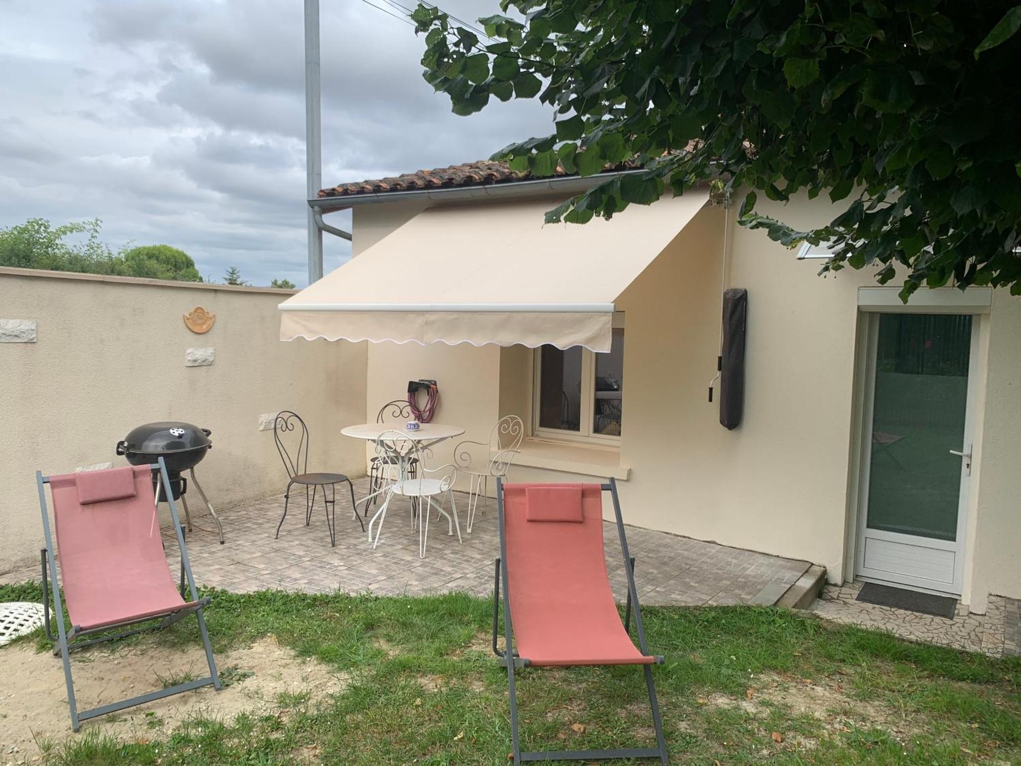 La Maison D'Eloi Montignac-Charente Экстерьер фото